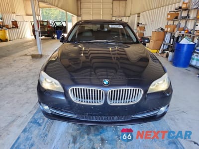 Piąte zdjęcie samochodu w środku: 2011 BMW 550 XI VIN:WBAFU9C57BC278130 - miniatura