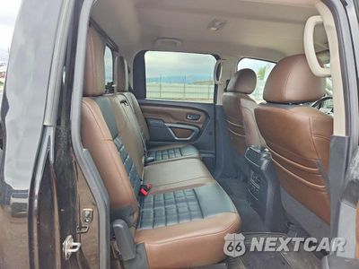 Zdjęcie 10 z 12 samochodu: 2018 NISSAN TITAN XD PLATINUM RESERVE VIN:1N6BA1F41JN522465 - miniatura