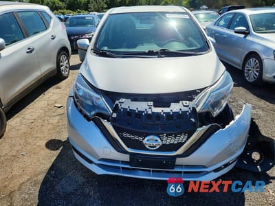 Piąte zdjęcie samochodu w środku: 2019 NISSAN VERSA NOTE SV VIN:3N1CE2CP0KL364138 - miniatura
