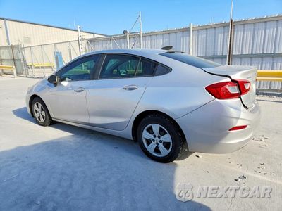Drugie zdjęcie samochodu z przodu: 2018 CHEVROLET CRUZE LS VIN:1G1BC5SM7J7120117 - miniatura