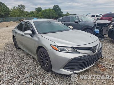 Czwarte zdjęcie samochodu z boku: 2018 TOYOTA CAMRY LE VIN:4T1B11HK7JU547449 - miniatura