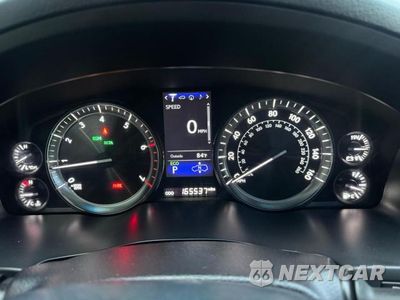 Zdjęcie 8 z 14 samochodu: 2017 LEXUS LX 570 VIN:JTJHY7AX2H4224341 - miniatura