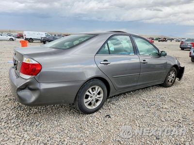 Trzecie zdjęcie samochodu z tyłu: 2005 TOYOTA CAMRY LE V6 VIN:4T1BF30K15U614786 - miniatura
