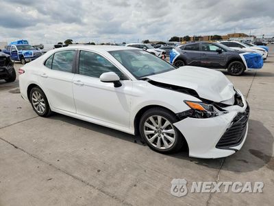 Czwarte zdjęcie samochodu z boku: 2018 TOYOTA CAMRY LE VIN:4T1B11HK7JU545183 - miniatura