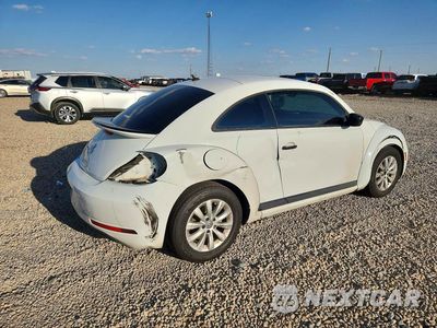 Trzecie zdjęcie samochodu z tyłu: 2017 VOLKSWAGEN BEETLE 1.8T VIN:3VWF17AT3HM603670 - miniatura