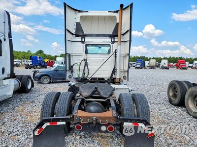 Zdjęcie 6 z 12 samochodu: 2017 VOLVO VNL SEMI TRUCK VIN:4V4N39TG4HN988087 - miniatura