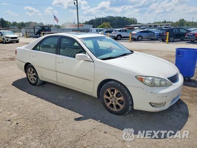 Czwarte zdjęcie samochodu z boku: 2005 TOYOTA CAMRY XLE VIN:4T1BE32K35U399024 - miniatura