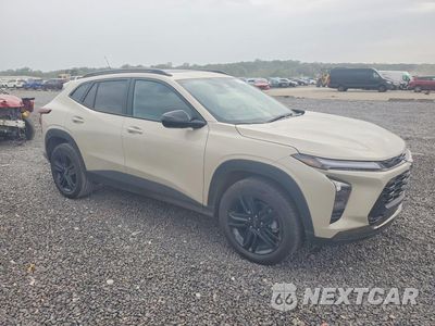 Czwarte zdjęcie samochodu z boku: 2026 CHEVROLET TRAX ACTIV VIN:KL77LKEP6TC080945 - miniatura