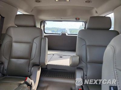 Zdjęcie 10 z 14 samochodu: 2020 CHEVROLET TAHOE K1500 LT VIN:1GNSKBKC1LR132715 - miniatura