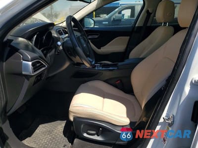 Zdjęcie 7 z 13 samochodu: 2017 JAGUAR F-PACE PREMIUM VIN:SADCJ2BNXHA093456 - miniatura