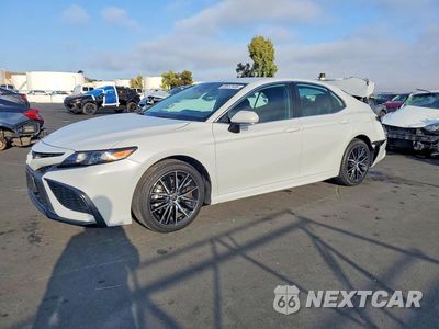 2024 TOYOTA CAMRY SE 4T1G11AK7RU222604 - główne zdjęcie licytacji z USA - miniatura