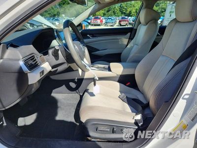 Zdjęcie 7 z 12 samochodu: 2019 HONDA ACCORD EX VIN:1HGCV1F42KA105927 - miniatura