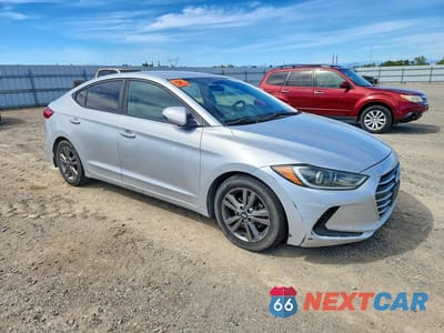 Czwarte zdjęcie samochodu z boku: 2018 HYUNDAI ELANTRA SEL VIN:5NPD84LF3JH384300 - miniatura