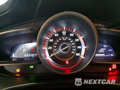 Zdjęcie 9 z 13 samochodu: 2016 MAZDA 3 GRAND TOURING VIN:3MZBM1N78GM242340 - miniatura