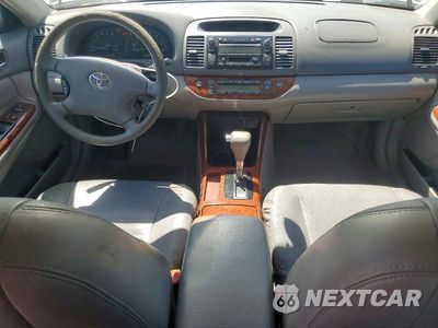 Zdjęcie 8 z 13 samochodu: 2004 TOYOTA CAMRY XLE V6 VIN:4T1BF30K44U582561 - miniatura