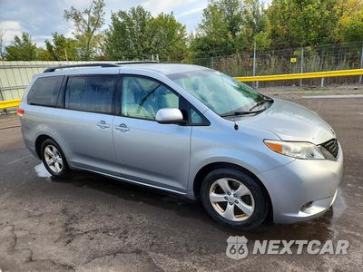 Czwarte zdjęcie samochodu z boku: 2014 TOYOTA SIENNA LE VIN:5TDKK3DC4ES508498 - miniatura