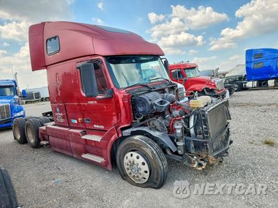 Czwarte zdjęcie samochodu z boku: 2006 VOLVO VNL SEMI TRUCK VIN:4V4NC9TJX6N414229 - miniatura