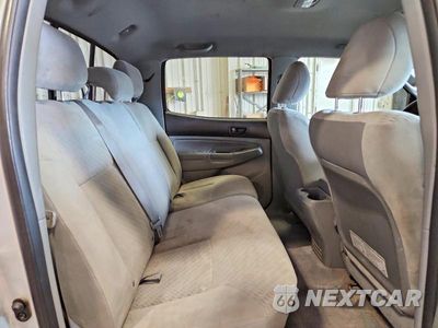 Zdjęcie 10 z 12 samochodu: 2011 TOYOTA TACOMA V6 VIN:3TMLU4EN5BM061423 - miniatura
