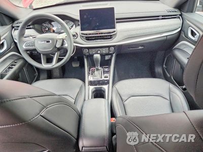 Zdjęcie 8 z 12 samochodu: 2024 JEEP COMPASS LATITUDE LUX VIN:3C4NJDFN9RT175585 - miniatura