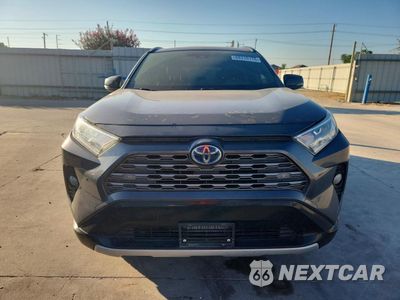 Piąte zdjęcie samochodu w środku: 2019 TOYOTA RAV4 XSE VIN:JTMEWRFV3KD521463 - miniatura