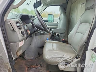 Zdjęcie 7 z 12 samochodu: 2012 FORD ECONOLINE E450 SUPER DUTY CUTAWAY VAN VIN:1FDXE4FL7CDA39430 - miniatura