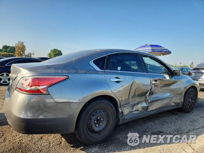 Trzecie zdjęcie samochodu z tyłu: 2015 NISSAN ALTIMA 2.5 VIN:1N4AL3AP9FC584369 - miniatura