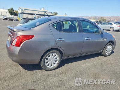 Trzecie zdjęcie samochodu z tyłu: 2013 NISSAN VERSA 1.6 S VIN:3N1CN7APXDL829155 - miniatura
