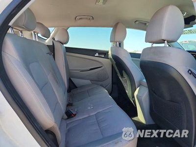 Zdjęcie 10 z 13 samochodu: 2019 HYUNDAI TUCSON SE VIN:KM8J2CA41KU943359 - miniatura