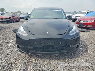Piąte zdjęcie samochodu w środku: 2023 TESLA MODEL Y VIN:7SAYGDEE9PA127268 - miniatura