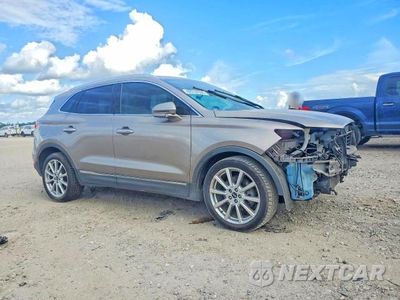 Czwarte zdjęcie samochodu z boku: 2019 LINCOLN MKC RESERVE VIN:5LMCJ3C98KUL47327 - miniatura