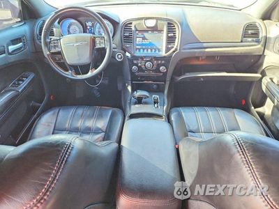 Zdjęcie 8 z 13 samochodu: 2013 CHRYSLER 300 300S V6 VIN:2C3CCABG9DH743203 - miniatura