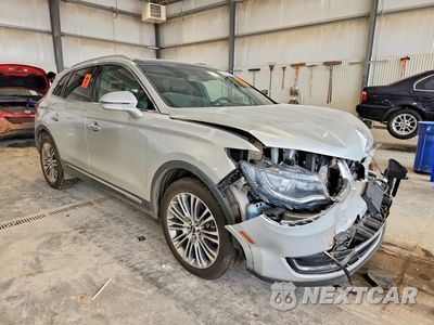 Czwarte zdjęcie samochodu z boku: 2017 LINCOLN MKX RESERVE VIN:2LMPJ8LRXHBL37435 - miniatura