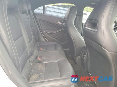 Zdjęcie 10 z 12 samochodu: 2019 MERCEDES-BENZ CLA 250 VIN:WDDSJ4EB7KN707972 - miniatura