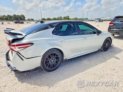 Trzecie zdjęcie samochodu z tyłu: 2020 TOYOTA CAMRY TRD VIN:4T1NZ1AKXLU043609 - miniatura