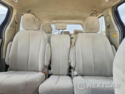 Zdjęcie 10 z 13 samochodu: 2011 TOYOTA SIENNA LE VIN:5TDKK3DC5BS141302 - miniatura