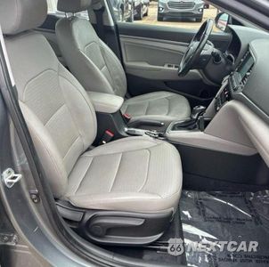 Piąte zdjęcie samochodu w środku: 2017 HYUNDAI ELANTRA LIMITED VIN:KMHD84LF4HU061935 - miniatura