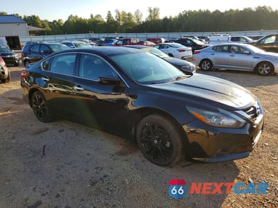 Czwarte zdjęcie samochodu z boku: 2017 NISSAN ALTIMA 2.5 SR VIN:1N4AL3AP7HC298183 - miniatura