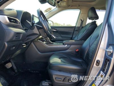 Zdjęcie 7 z 13 samochodu: 2021 TOYOTA HIGHLANDER XLE VIN:5TDHZRBH9MS140969 - miniatura