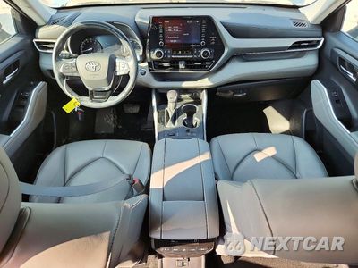 Zdjęcie 8 z 13 samochodu: 2020 TOYOTA HIGHLANDER XLE VIN:5TDGZRAH2LS021513 - miniatura