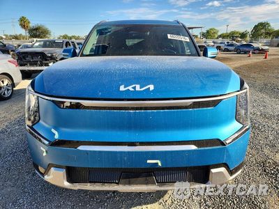 Piąte zdjęcie samochodu w środku: 2024 KIA EV9 LAND VIN:KNDADFS54R6045487 - miniatura