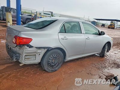 Trzecie zdjęcie samochodu z tyłu: 2010 TOYOTA COROLLA BASE VIN:1NXBU4EE6AZ196895 - miniatura