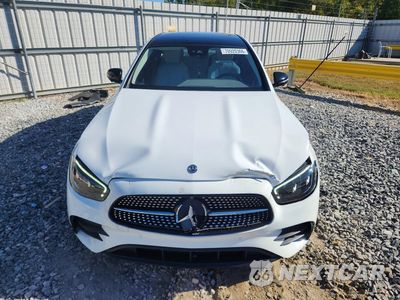 Piąte zdjęcie samochodu w środku: 2021 MERCEDES-BENZ E 350 VIN:W1KZF8DB7MA961751 - miniatura