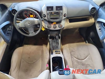 Zdjęcie 8 z 13 samochodu: 2011 TOYOTA RAV4 BASE VIN:JTMBF4DV0BD040966 - miniatura