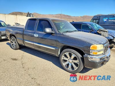 Czwarte zdjęcie samochodu z boku: 2003 GMC NEW SIERRA C1500 VIN:2GTEC19T331307008 - miniatura