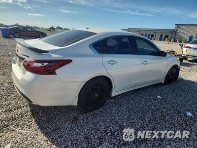 Trzecie zdjęcie samochodu z tyłu: 2018 NISSAN ALTIMA 2.5 SR VIN:1N4AL3AP8JC283391 - miniatura