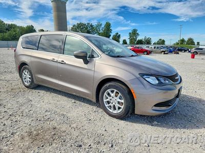 Czwarte zdjęcie samochodu z boku: 2017 CHRYSLER PACIFICA TOURING VIN:2C4RC1DG4HR777004 - miniatura