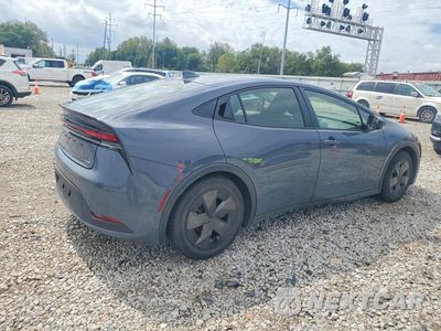 Trzecie zdjęcie samochodu z tyłu: 2025 TOYOTA PRIUS LE VIN:JTDACAAU3S3061556 - miniatura
