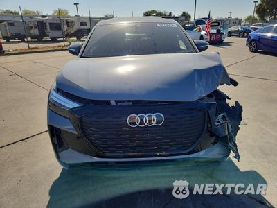 Piąte zdjęcie samochodu w środku: 2025 AUDI Q4 E-TRON SPORTBACK PREMIUM PLUS VIN:WA13UBFZ0SP056558 - miniatura
