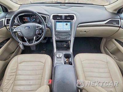 Zdjęcie 8 z 12 samochodu: 2017 FORD FUSION SE VIN:3FA6P0HD4HR372875 - miniatura