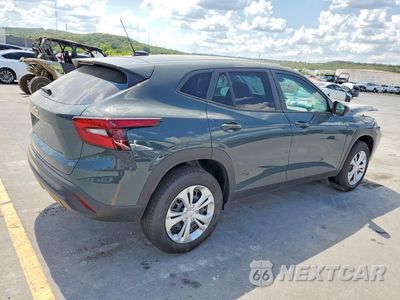 Trzecie zdjęcie samochodu z tyłu: 2026 CHEVROLET TRAX LS VIN:KL77LFEP9TC236824 - miniatura